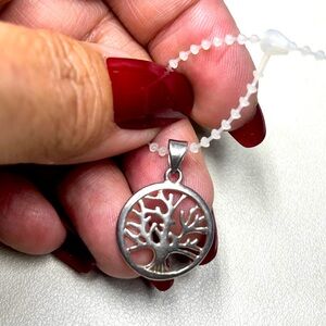 925 Tree of Life pendant w/silver tone chain